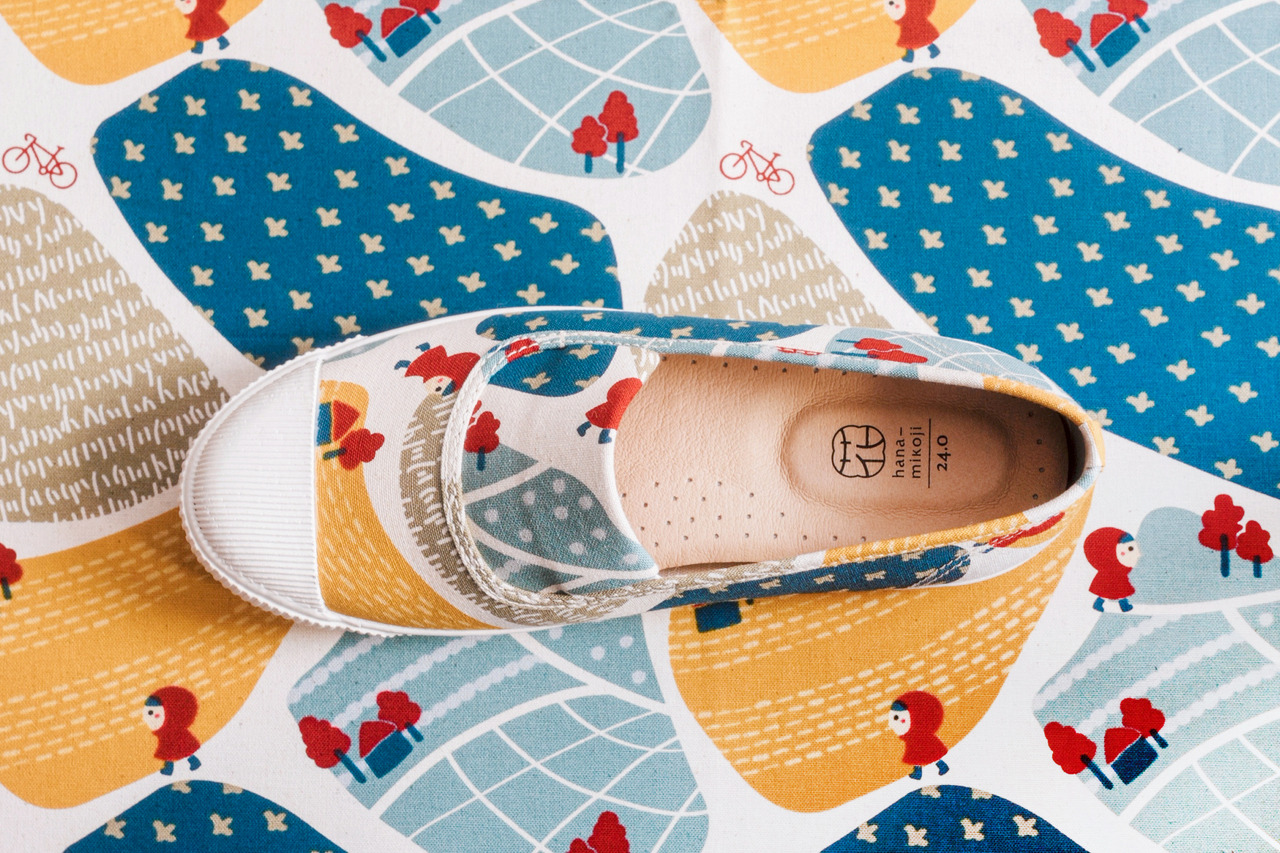 粉絲敲碗【菓菓日】小紅帽 - 女休閒鞋/帆布鞋 - 棉.麻 多色