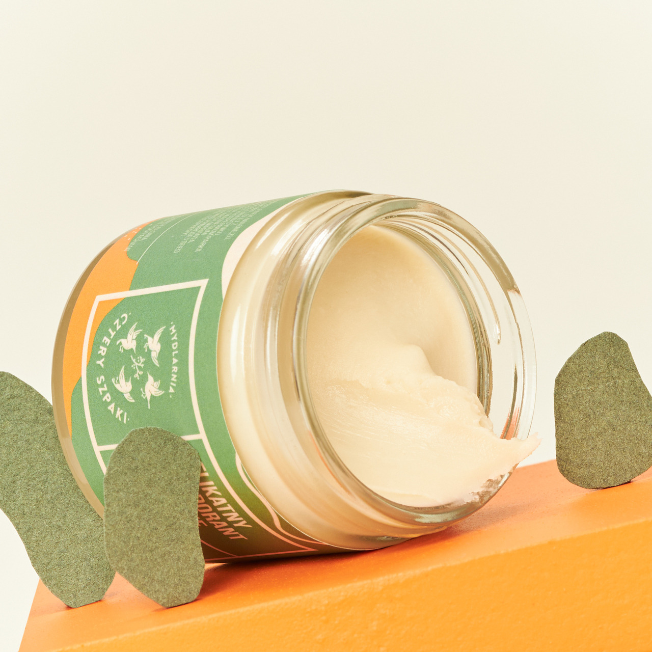 4Starlings 天然精油體香膏,透過綠豆大小的用量即可達到乾爽、中和汗水異味的效果,維持肌膚長效清新。