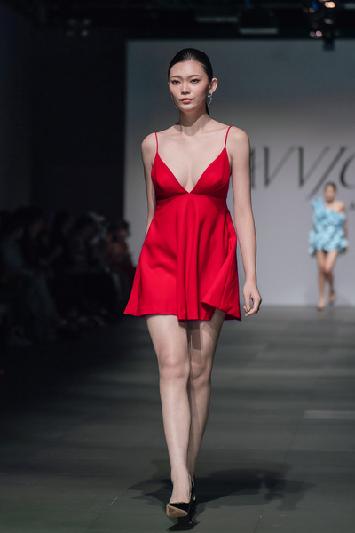 紅色細肩法式洋裝輕禮服