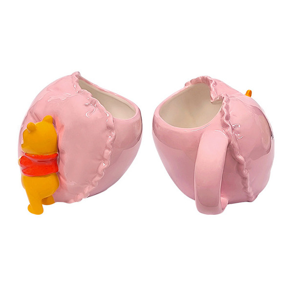 小熊維尼心型立體浮雕陶瓷馬克杯(擁抱)