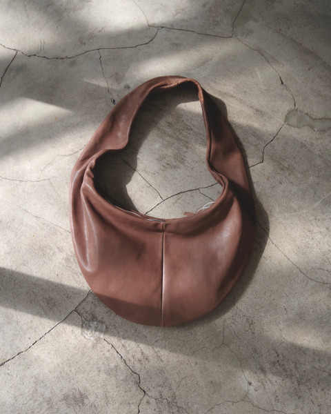 no.250 crossed leather bag in brown