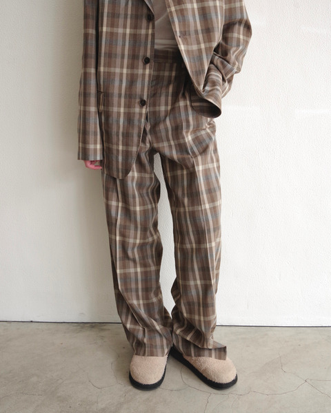super fine tropical wool check two-tuck slacks in top brown check