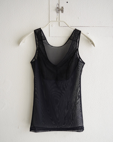 lacetank087 in black x black