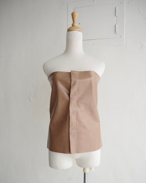 no.225 leather snap top in sand