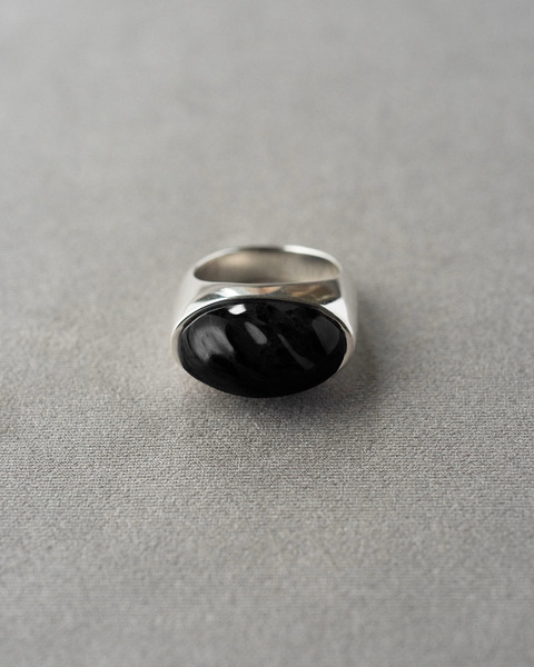 quietude ring / obsidian
