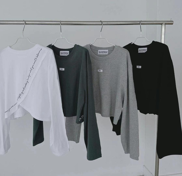 【現貨】正韓 黑五家 THE字母邊設計上衣 #灰/綠