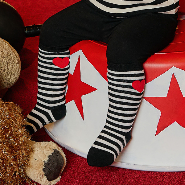 Little Tini｜愛心皇后的愛心條紋襪子