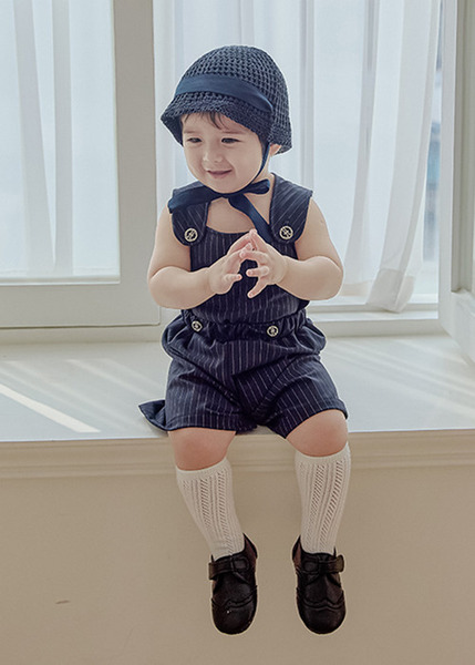 Little Tini｜西裝革履短褲