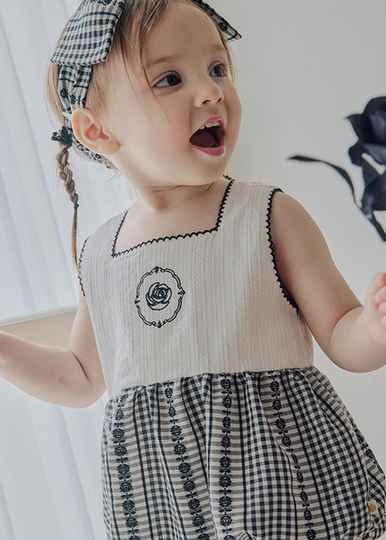 Little Tini｜黑玫瑰包屁衣