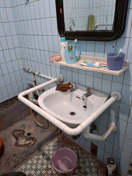 無障礙施工 浴室臉盆扶手 (價格請來電洽詢)