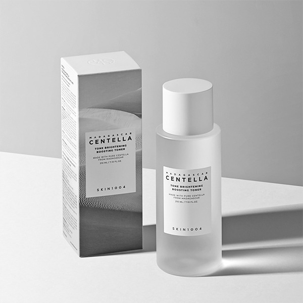 SKIN1004 亮白活膚化妝水 馬達加斯加積雪草 (210ml)