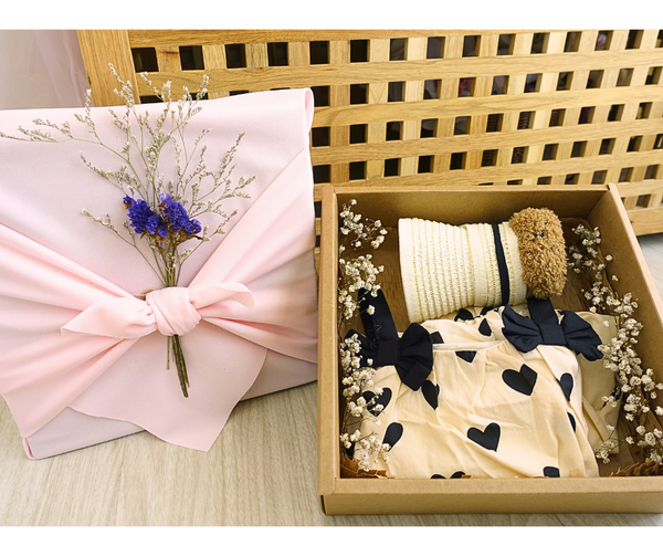 浪漫花園中的愛心泡泡裝