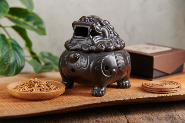 瑞獸吉祥貔貅狻猊紫砂薰香爐｜聖寶華香品聖寶華香品台灣精品天然香