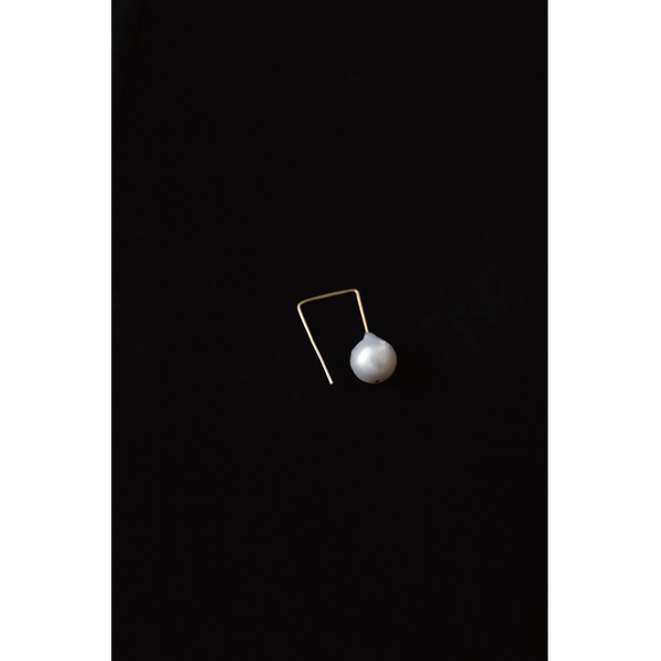 MARIKO TSUCHIYAMA - Near the beach Single Earring (White south sea pearl)