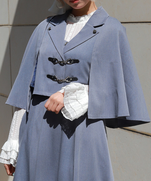 附馬銜扣披肩外套