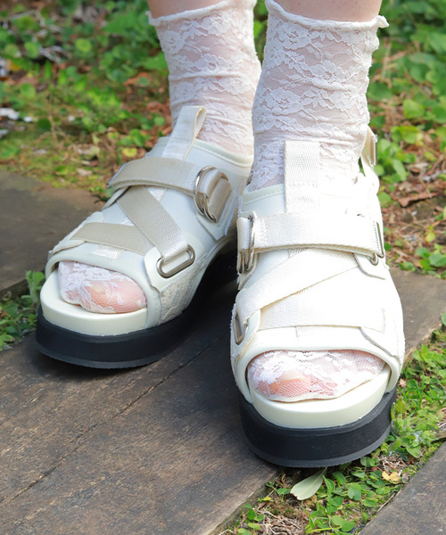 蕾絲拼接繫帶運動涼鞋