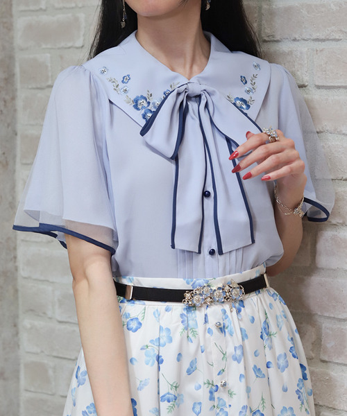 粉蝶花刺繡襯衫