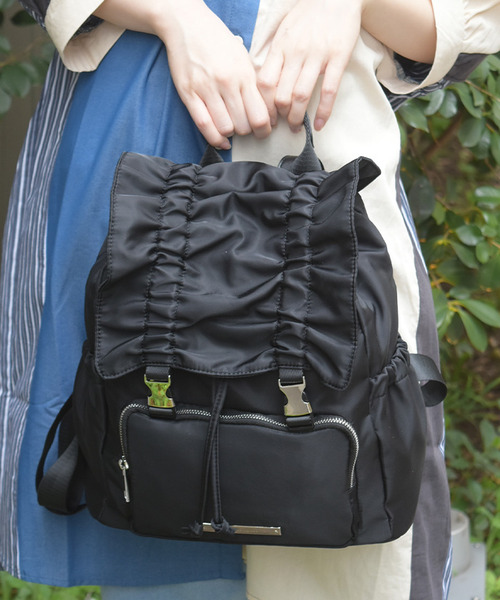 抽皺翻蓋後背包