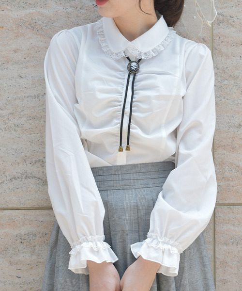 環狀領帶抽皺襯衫