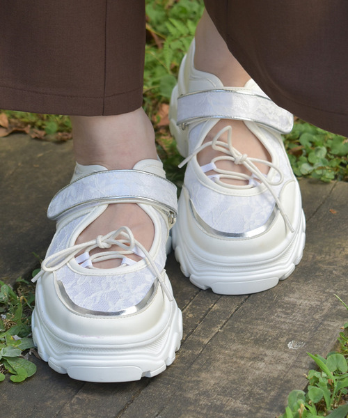 蕾絲拼接開口運動鞋