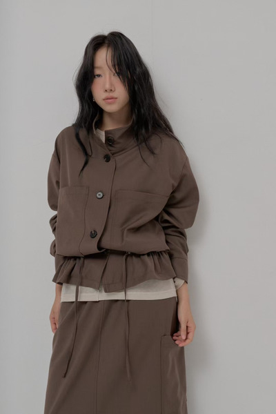 大口袋抽繩外套