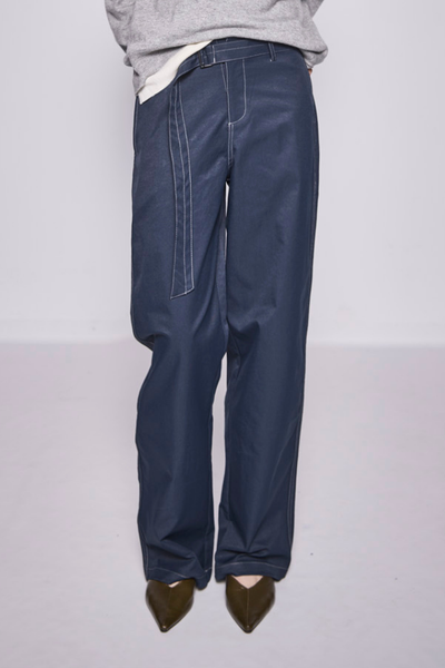 直筒剪裁西裝長褲