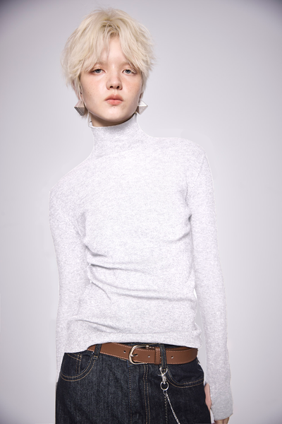 白色高領貼身長袖上衣