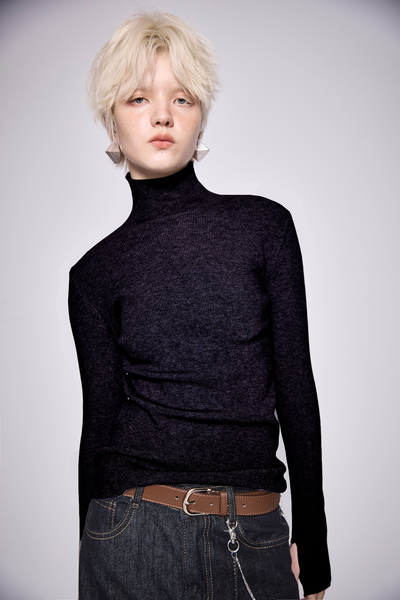 黑色高領貼身長袖上衣