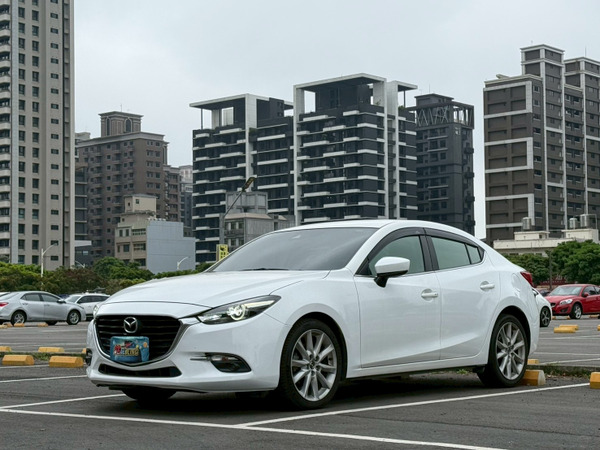 2017 Mazda 3 4D 2.0尊榮安全版