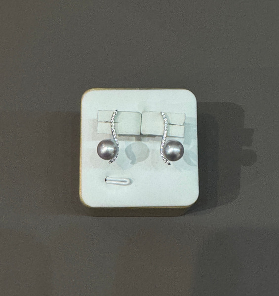 AKOYA真多麻曲線鑽耳環