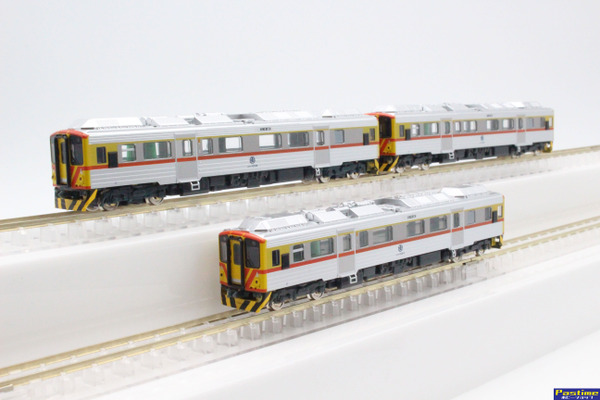 三鶯重工 S005 DR1000 3輛組(1M2T)