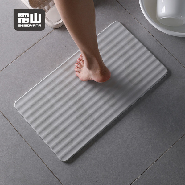 【日本霜山】波浪形珪藻土浴室地墊(附防滑墊)-28x50cm