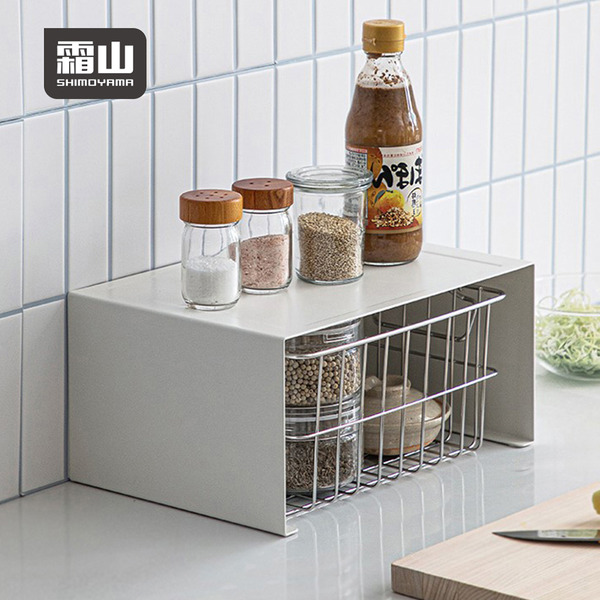 【日本霜山】北歐風桌上型ㄇ型置物/分層收納架(附收納籃)