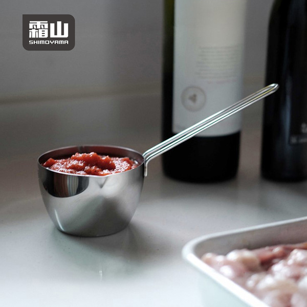 【日本霜山】304不鏽鋼長柄量杯(附刻度)-200ml