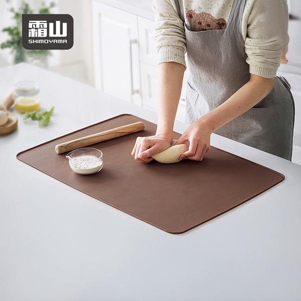 【日本霜山】長方形矽膠不沾黏揉麵墊(65x45cm)