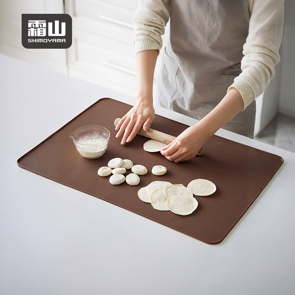 【日本霜山】長方形矽膠不沾黏揉麵墊(65x45cm)