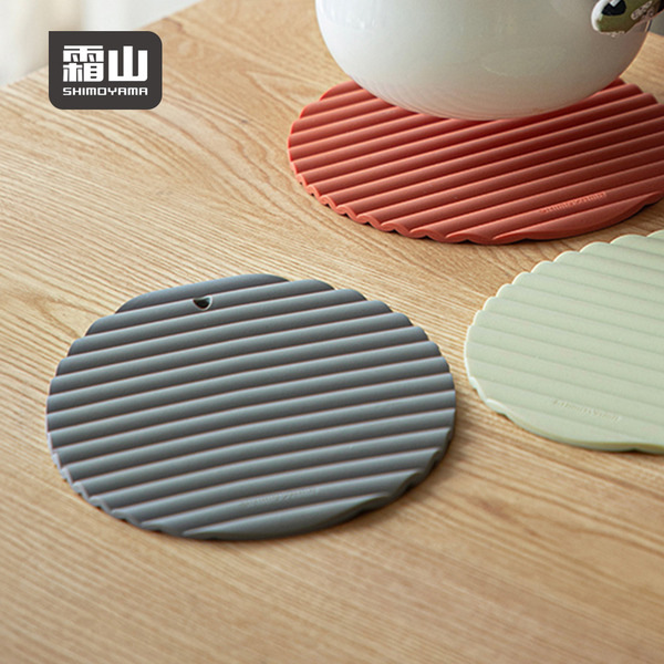 【日本霜山】多用途立體波浪加厚矽膠隔熱墊/鍋墊-多色可選