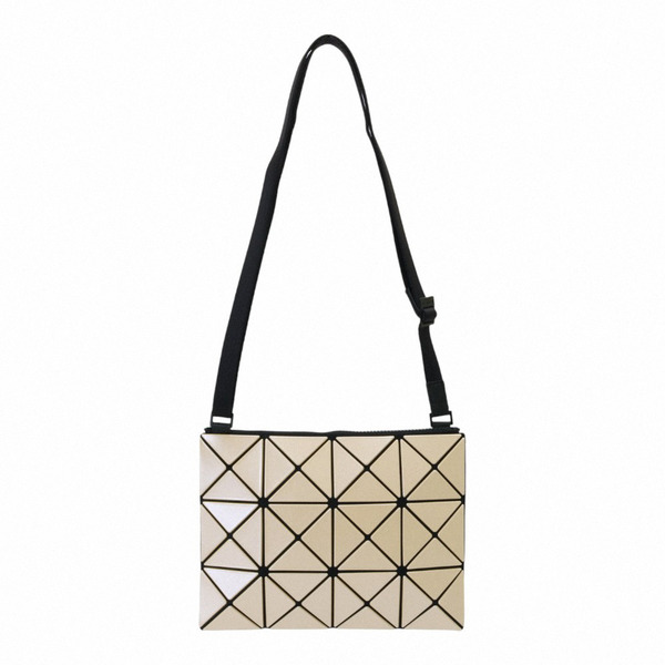 BAOBAO-幾何大方格3x4斜背扁包(奶油黃)霧面