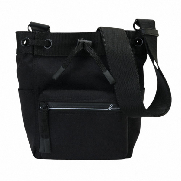 agnes b.-前口袋帆布拉束小水桶包(素面黑)小