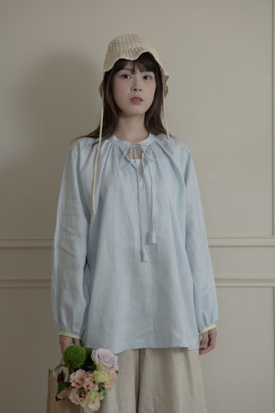 清爽水藍長袖上衣