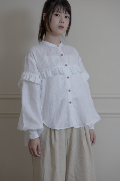純白荷葉邊襯衫