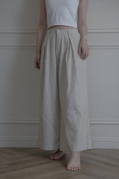 輕盈時尚米色長褲