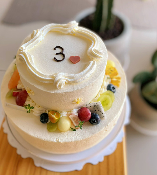 雙層鮮奶油生日蛋糕｜6+10 吋［僅提供4/30前的預訂］