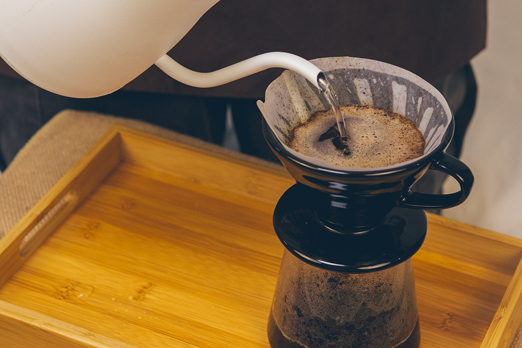 上班族辦公桌上的咖啡，遇見昀沐品牌故事