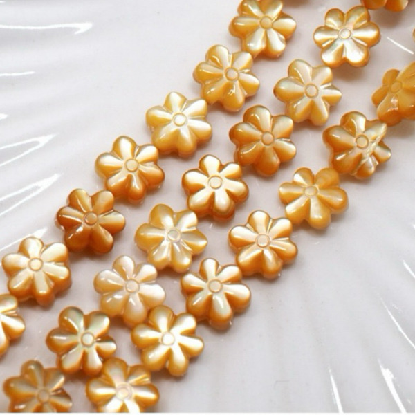 9mm小花黃蝶貝珠（一入）串珠 耳環 天然石