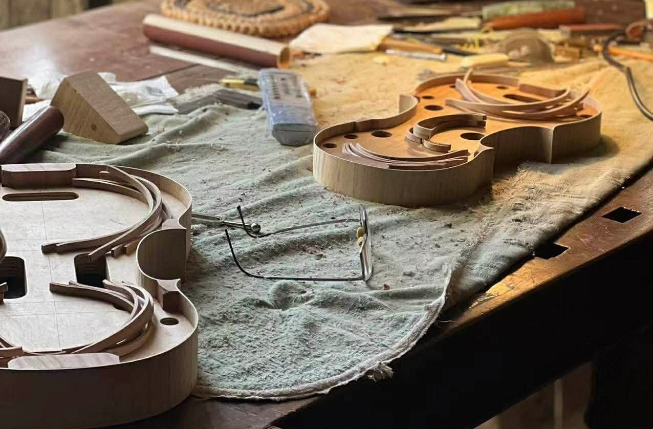 Broad Violin Hero Background