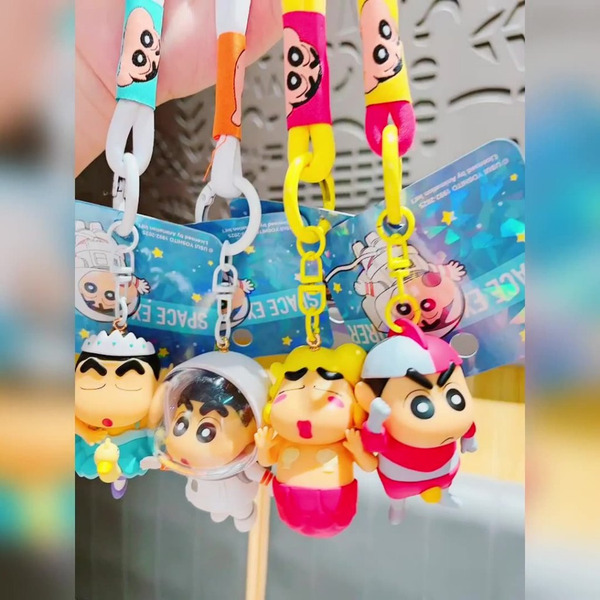 現貨 禮物 🖍正版 蠟筆小新 小新 cos系列 cosplay 卡通掛件 動漫 鑰匙圈 汽車 可愛 情侶 鑰匙鏈