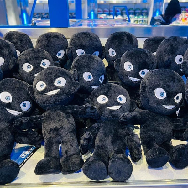 日本環球影城｜名偵探柯南黑衣人可活動娃娃