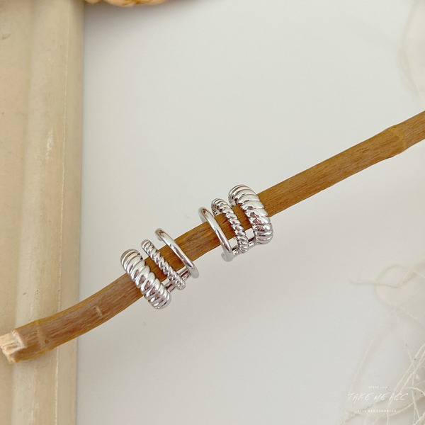 靜止間｜純銀針耳環