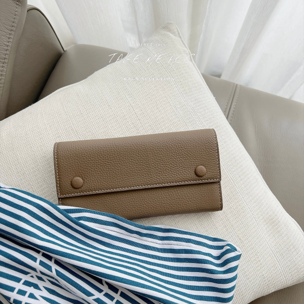 完美內裝牛皮鈕扣長夾｜Take Me 闆娘嚴選真皮包